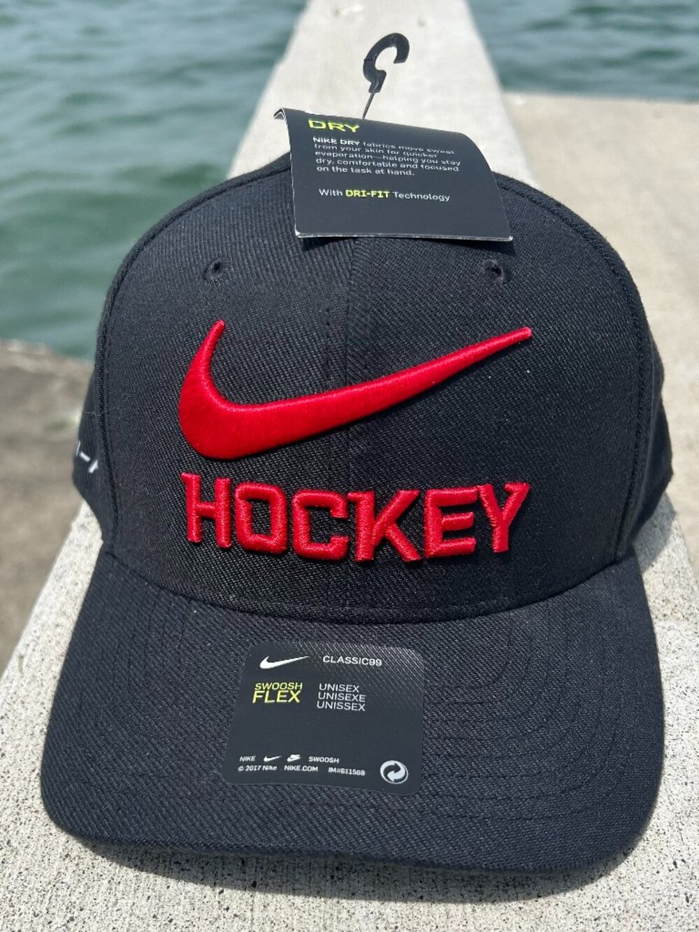New Nike Embroidered Hockey Swoosh Flex Dri-Fit Hat NWT